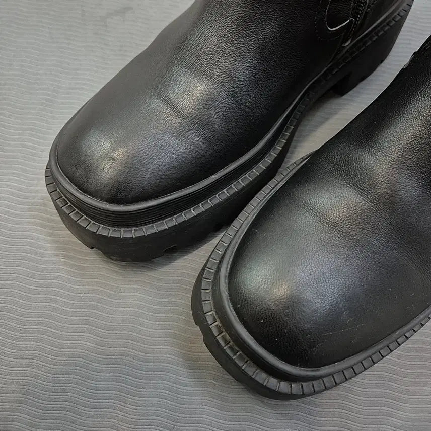 [SOLD OUT] malo 가죽 미들 부츠