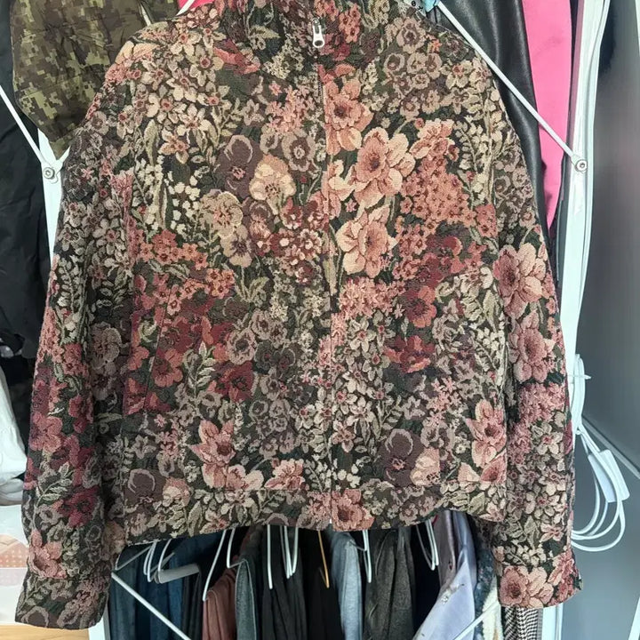 [BUNJANG] AMOMENTO Floral Vintage Pattern Blouson Jacket / 아모멘토 AMOMENTO 플라워 빈티지 패턴 블루종 자켓