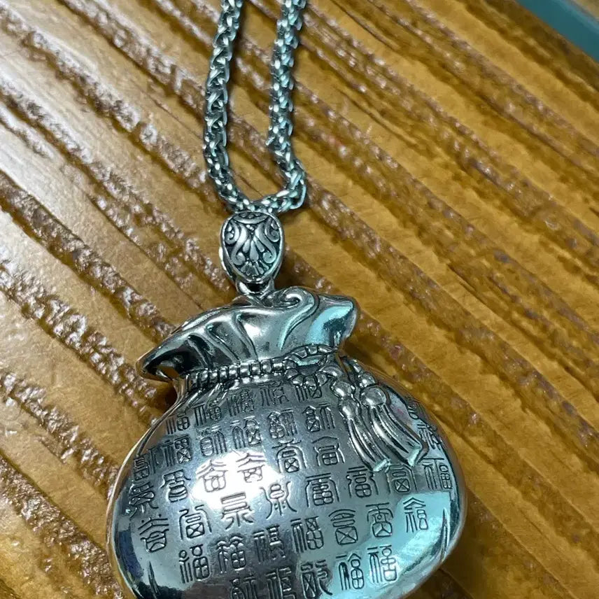 [BUNJANG] Buddha Lucky Pouch Necklace for Health, Fortune, and Happiness / 부처님 행운의 복주머니 목걸이 건강 행운 행복 좋은의미 목걸이