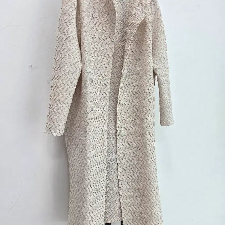 [SOLD OUT] 정품 아이보리 펀칭 롱 가디건