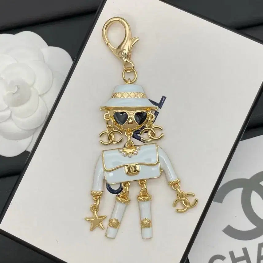 [SOLD OUT] 샤넬 외계인 로봇 키링 키홀더 차 키링 가방 액세서리