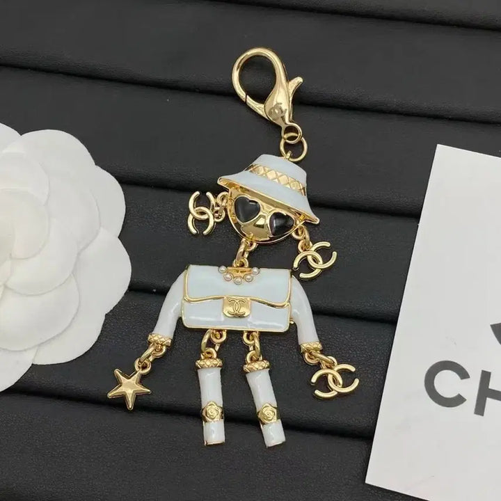 [SOLD OUT] 샤넬 외계인 로봇 키링 키홀더 차 키링 가방 액세서리