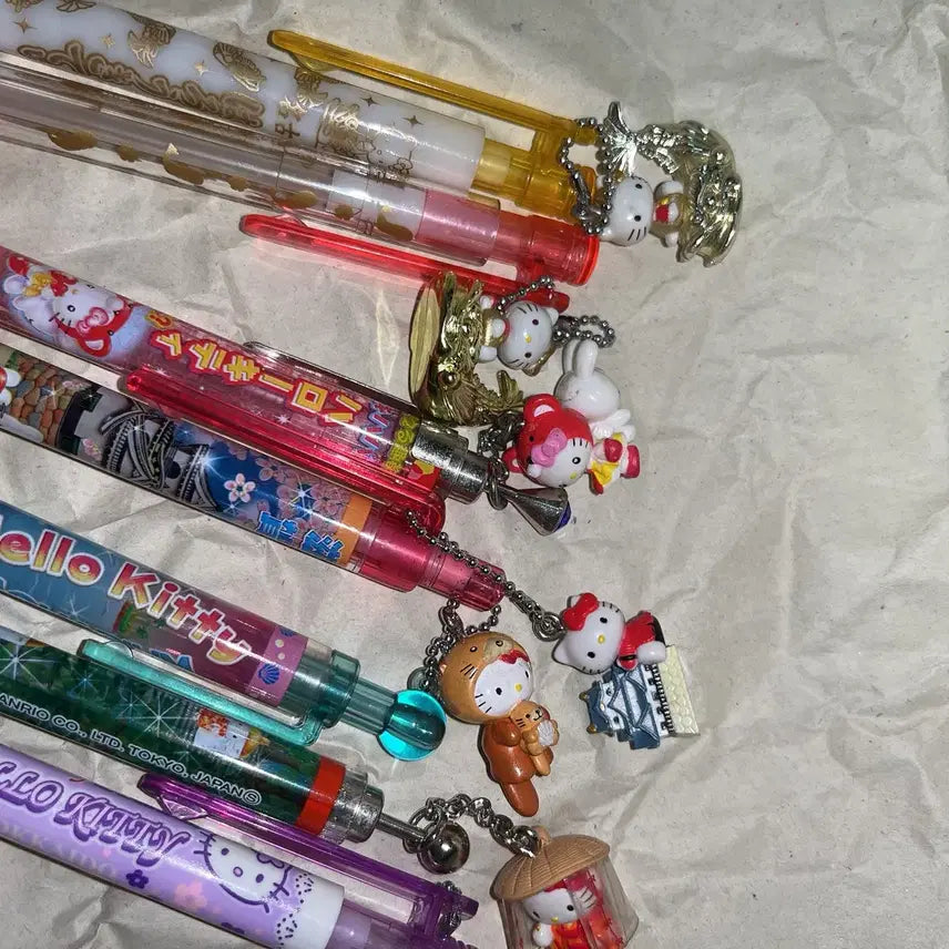 [BUNJANG] Classic Kitty Bundle Set of Pens and Pencils / 일괄)고전키티샤프/볼펜/아키하바라/모에루루/라벤더/볼펜/킽스/키티스트랩