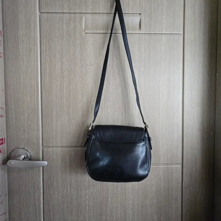[BUNJANG] MCM Black Leather Shoulder Bag / MCM 블랙 레더 숄더백 크로스백