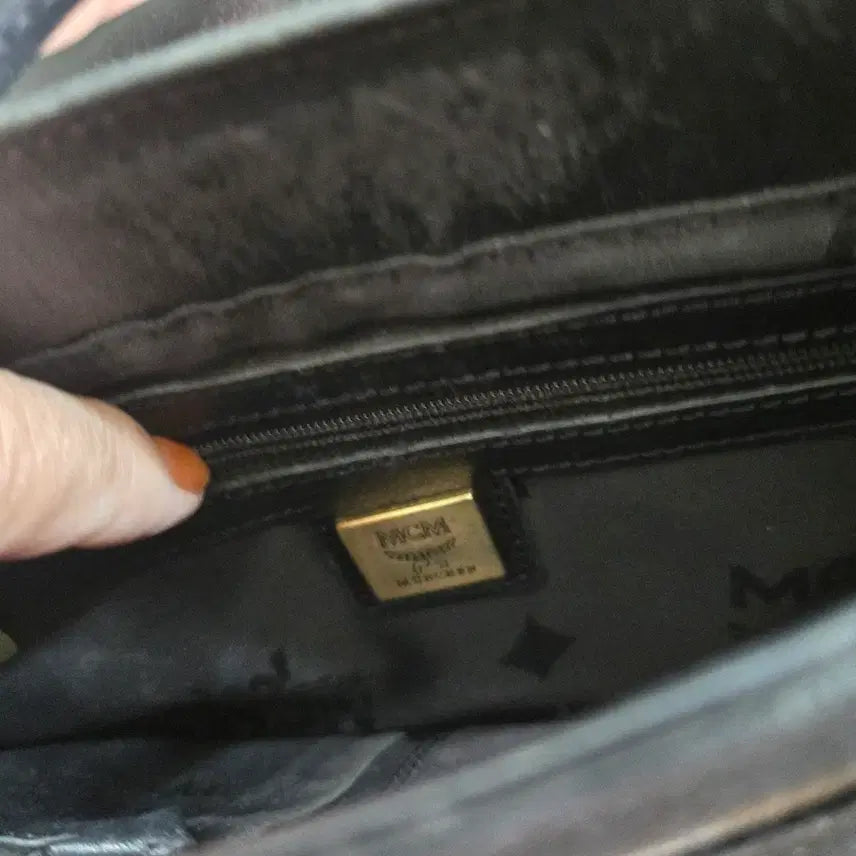 [BUNJANG] MCM Black Leather Shoulder Bag / MCM 블랙 레더 숄더백 크로스백