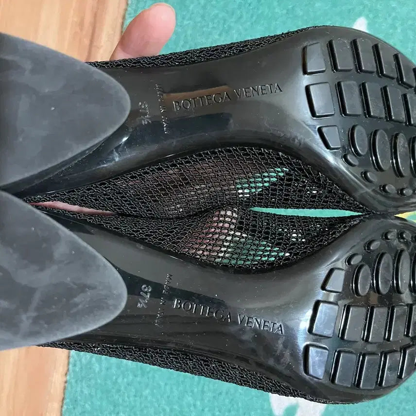[BUNJANG] 보테가 베네타 정품 아토믹 블랙 메쉬 펌프스 / 보테가 베네타 정품 아토믹 블랙 메쉬 펌프스