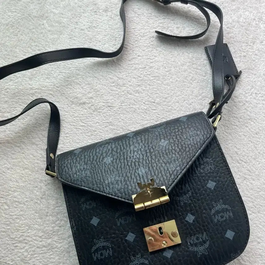 [BUNJANG] MCM Visetos Mini Shoulder Bag - Black / 정품 MCM 비세토스 미니 숄더백 블랙