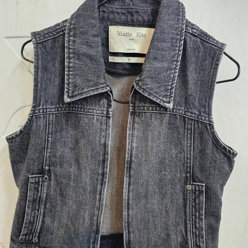 [SOLD OUT] 마뗑킴 워싱집업 데님 베스트 S