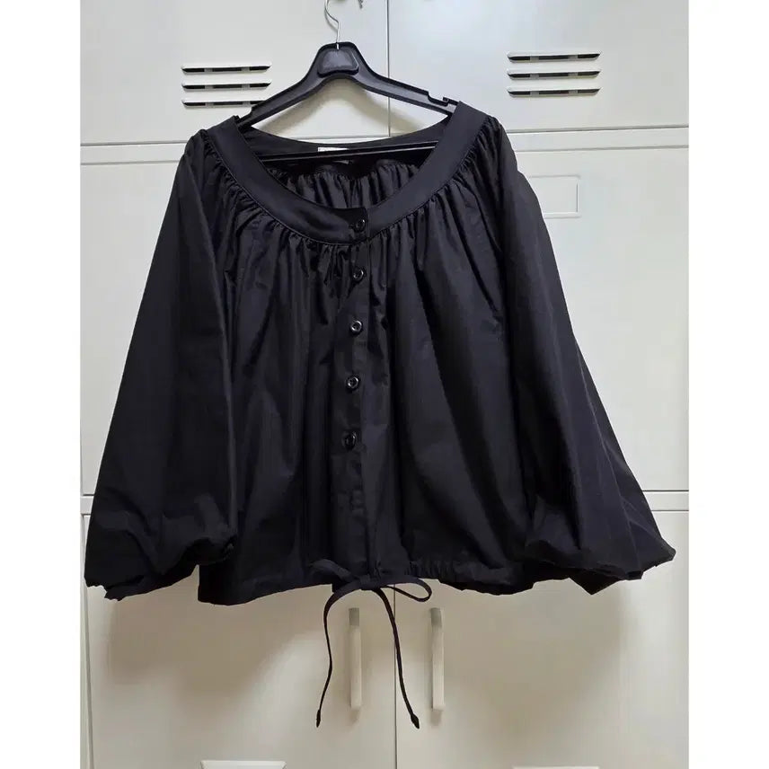 [BUNJANG] Fringe Volume String Blouse - Black / 프린지 볼륨 스트링 블라우스 - 블랙