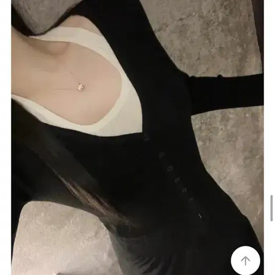 [BUNJANG] Color Block Halter Knit Top / 배색 홀터 니트 블랙