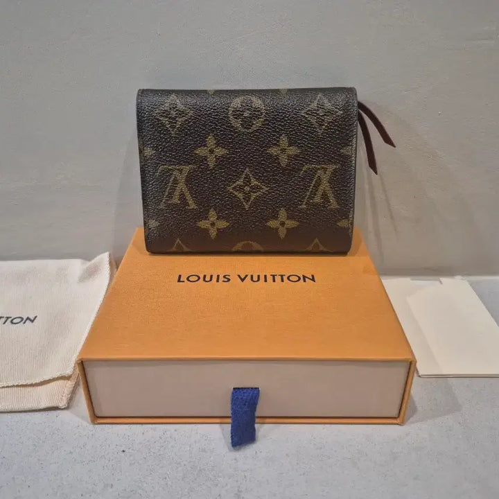 [BUNJANG] Louis Vuitton Victorine Wallet Fuchsia / 루이비통 빅토린 월릿 푸시아 컬러 풀박스 판매합니다