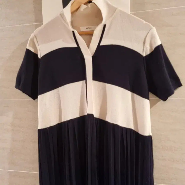 [BUNJANG] 앤유 Two-Tone Pleated Long Dress / 블랙.아이보리투톤~앤유 플리츠 원핏