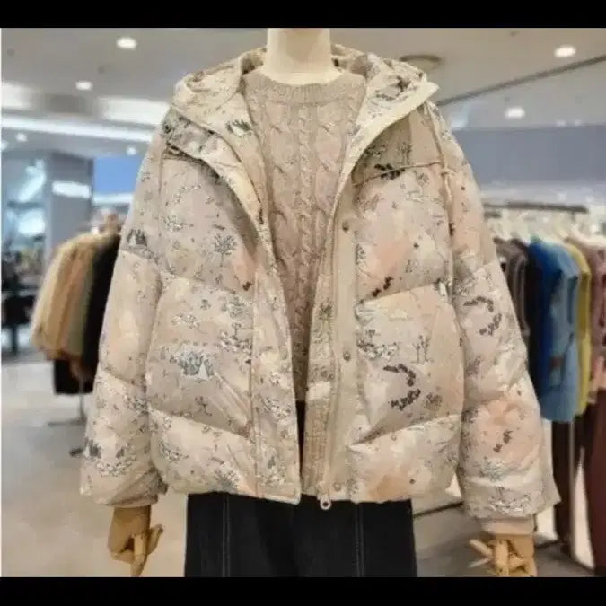 [BUNJANG] Thursday Island Printed Pattern Hooded Down Padded Jacket / 써스데이아일랜드 프린트 패턴 후 드 다운 패딩