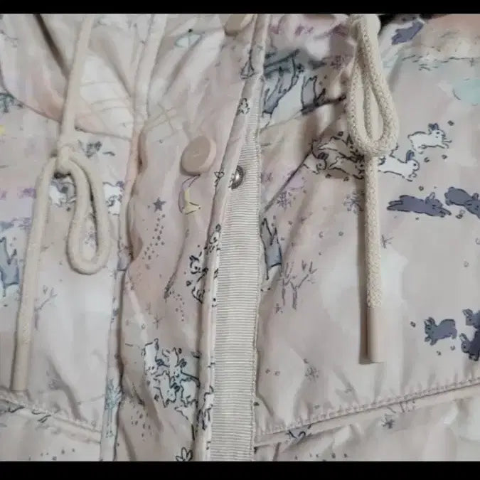 [BUNJANG] Thursday Island Printed Pattern Hooded Down Padded Jacket / 써스데이아일랜드 프린트 패턴 후 드 다운 패딩