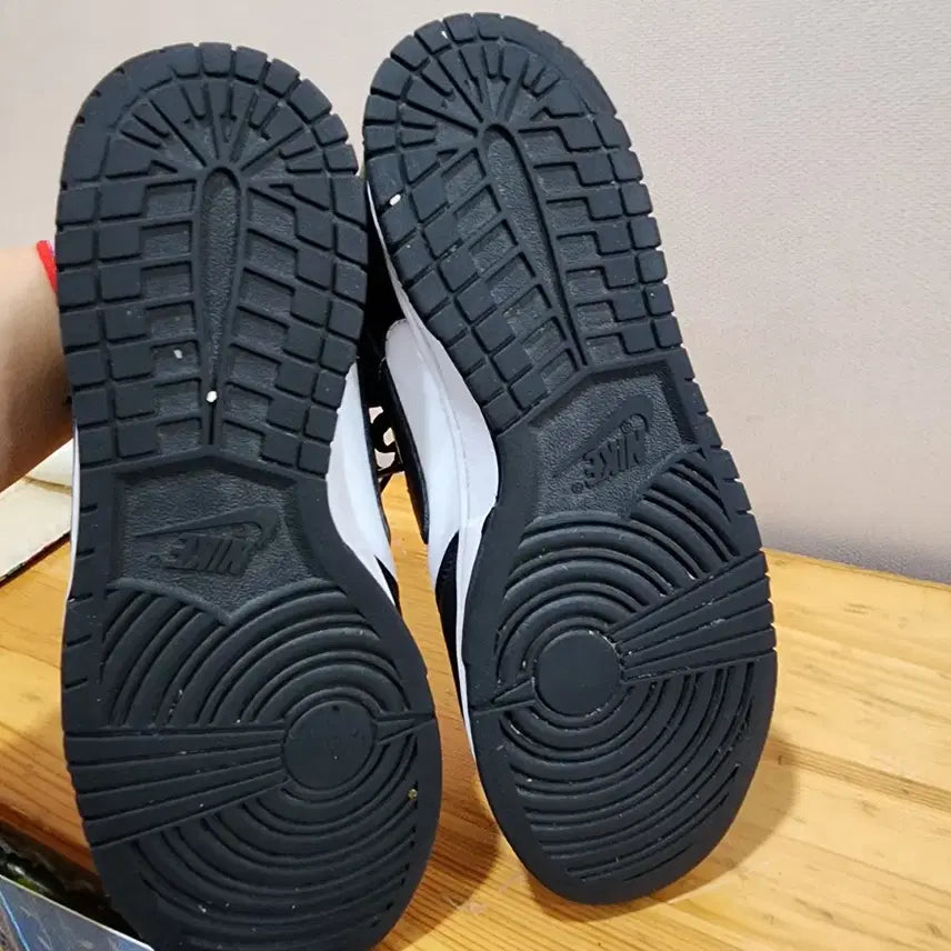 [SOLD OUT] 나이키 덩크 로우 레트로 블랙 범고래 운동화 280mm