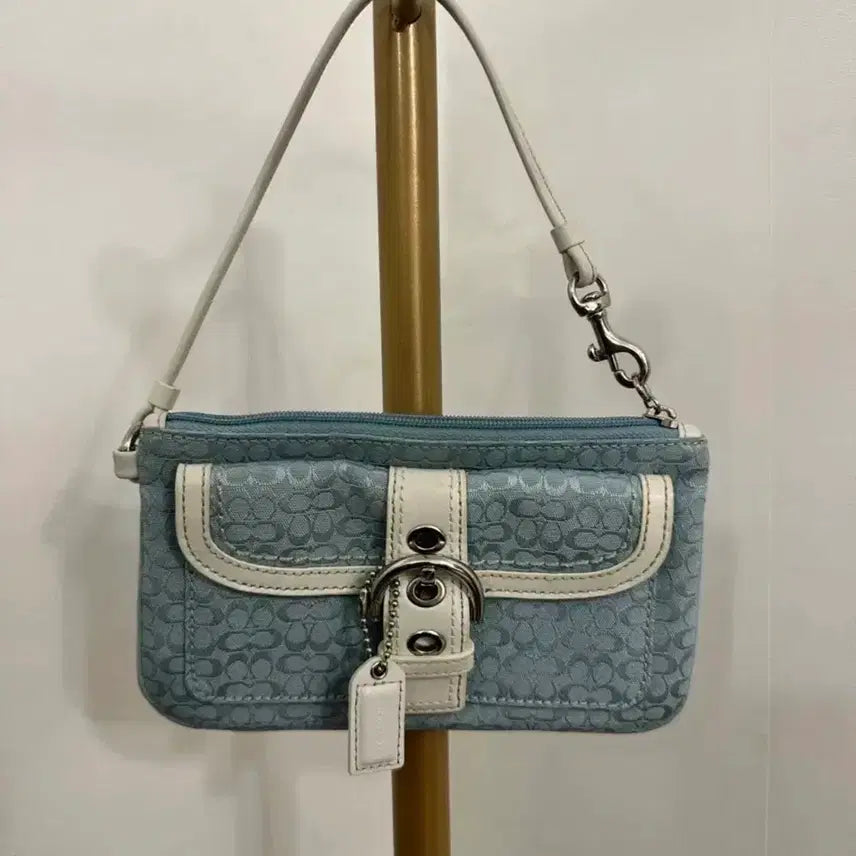[SOLD OUT] 코치 시그니처 파우치 장지갑 하늘색