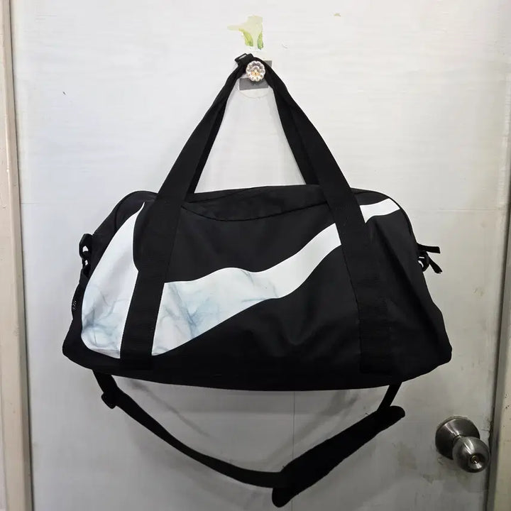 [SOLD OUT] NIKE 나이키 운동가방! 토트끈 , 크로스끈 있습니다 ^^~