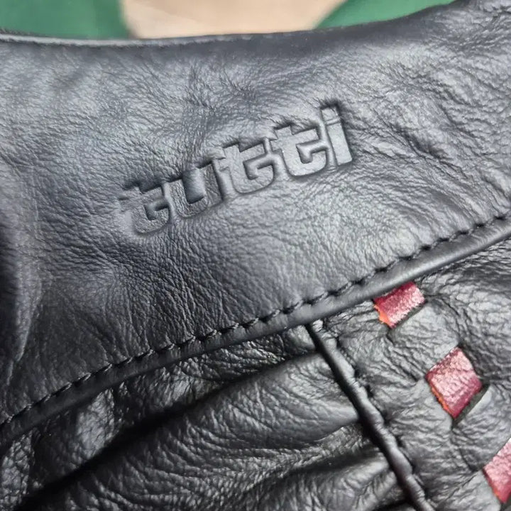 [BUNJANG] TUTTI Black Leather Shoulder Bag / 투티 블랙 가죽 숄더백 스티치 디테일