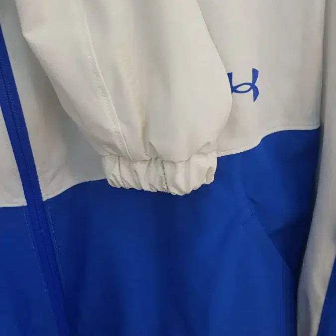 [SOLD OUT] 언더아머바람막이 점퍼 s