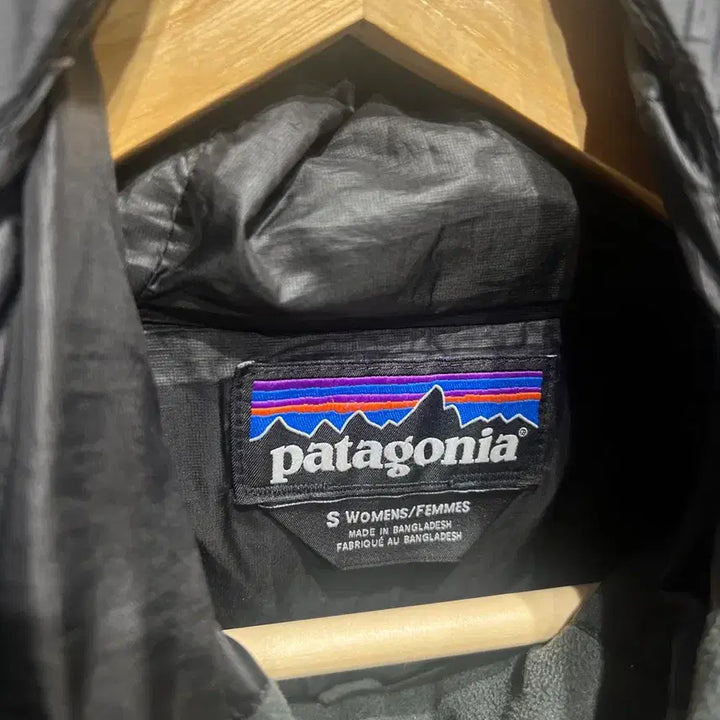 [BUNJANG] Patagonia Lightweight Hooded Padded Jacket / Patagonia 파타고니아 블랙 경량 후디 패딩