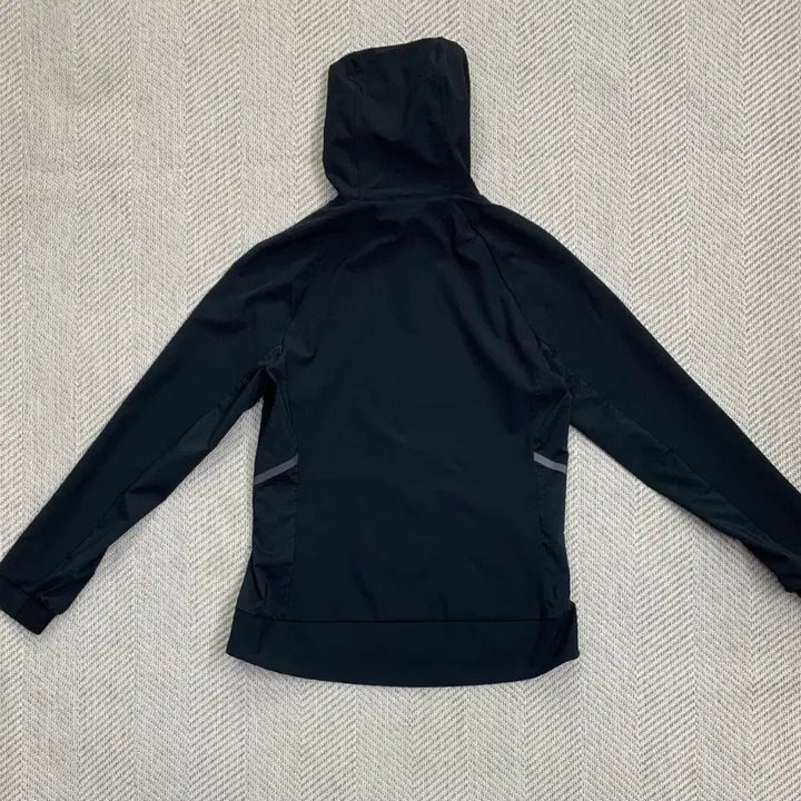 [BUNJANG] Puma Black Hooded Windbreaker Jacket (Size M) / 퓨마 블랙 후드 바람막이 M