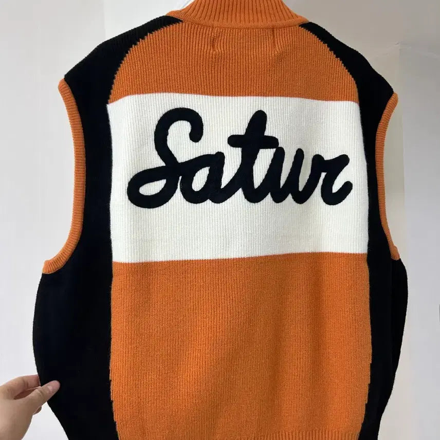 [SOLD OUT] SATUR 세터 니트 베스트 집업