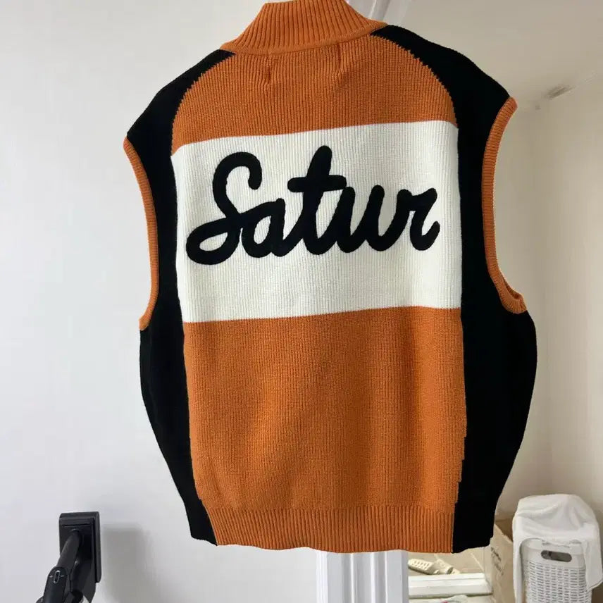 [SOLD OUT] SATUR 세터 니트 베스트 집업
