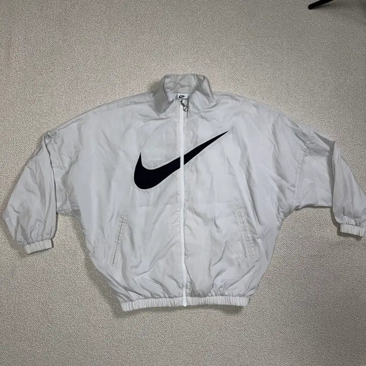 [SOLD OUT] 나이키 L 에센셜 우븐 자켓