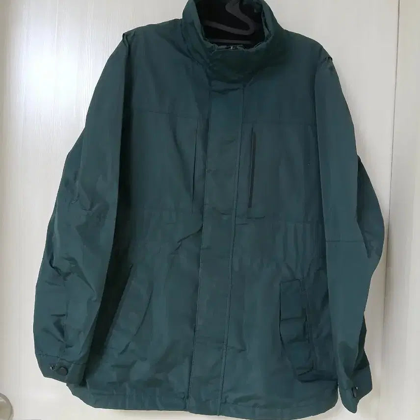 [BUNJANG] Green Windbreaker Jacket for Men / 남성용 그린색 바람막이 점퍼