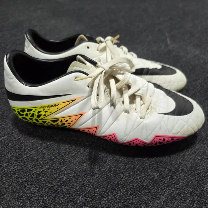 [BUNJANG] Nike Hypervenom Finish Soccer Cleats / 나이키 하이퍼베놈 피니쉬 축구화 250 26041720
