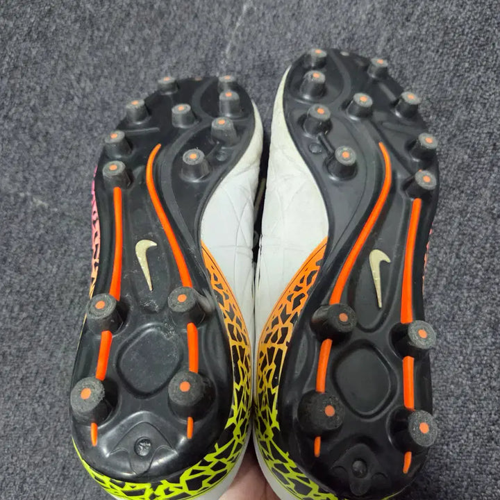 [BUNJANG] Nike Hypervenom Finish Soccer Cleats / 나이키 하이퍼베놈 피니쉬 축구화 250 26041720
