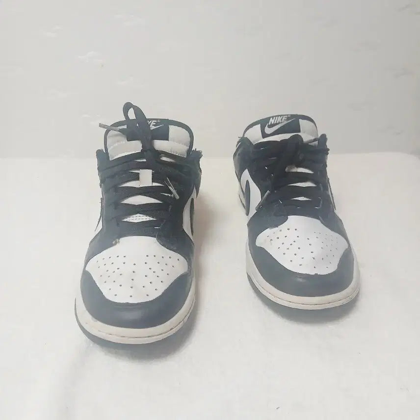 [SOLD OUT] (35) 나이키스니커즈 240mm