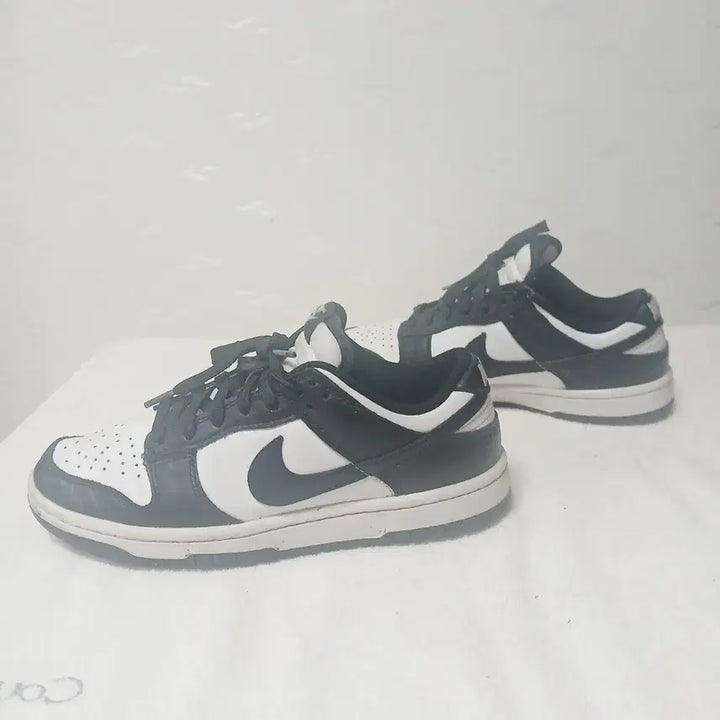 [SOLD OUT] (35) 나이키스니커즈 240mm