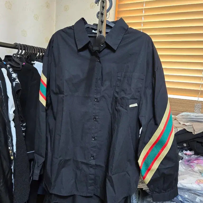 [BUNJANG] Black Striped Point Shirt / 스트라이프 포인트 블랙 셔츠