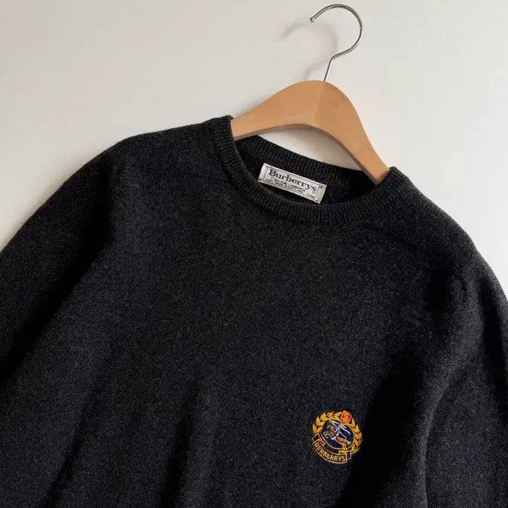 [SOLD OUT] Burberry 버버리 차콜컬러 크레스트로고 울 니트