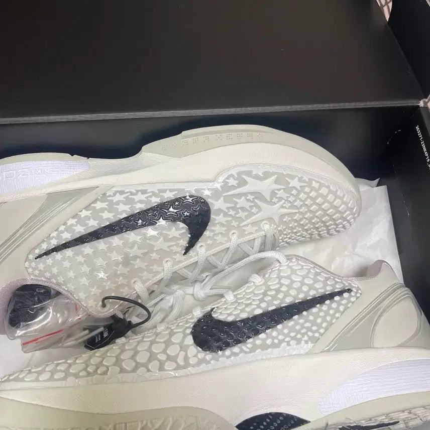 [BUNJANG] Kobe 6 Cream Sneakers / [290] 코비6 세일