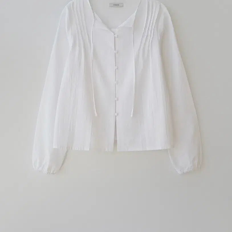 [BUNJANG] Andneeds Planet Pintuck Blouse (White) / Andneeds Planet Pintuck Blouse (White)