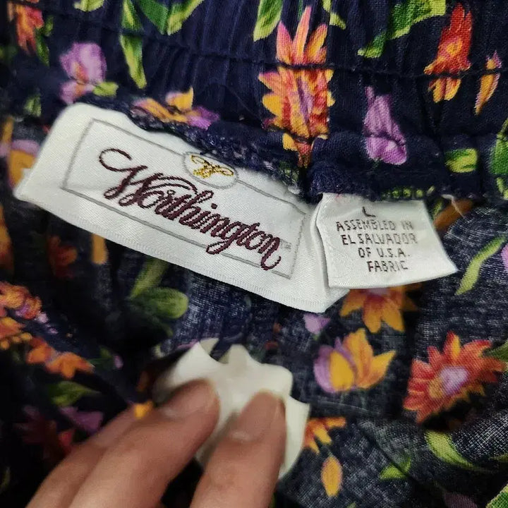 [BUNJANG] WORTHINGTON Flower Navy Shorts L / [새상품] WORTHINGTON 플라워 네이비 반바지 L