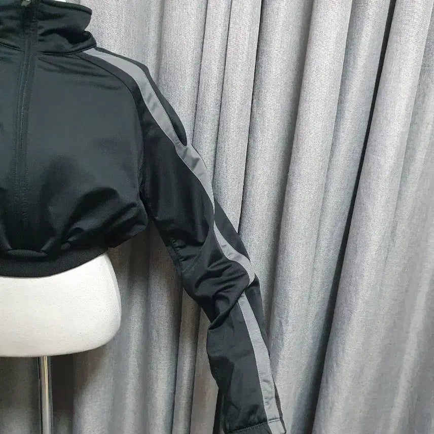 [SOLD OUT] 나이키 빈티지커스텀 크롭집업