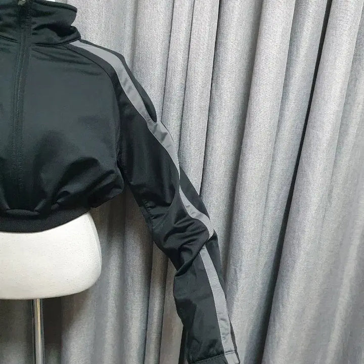 [SOLD OUT] 나이키 빈티지커스텀 크롭집업
