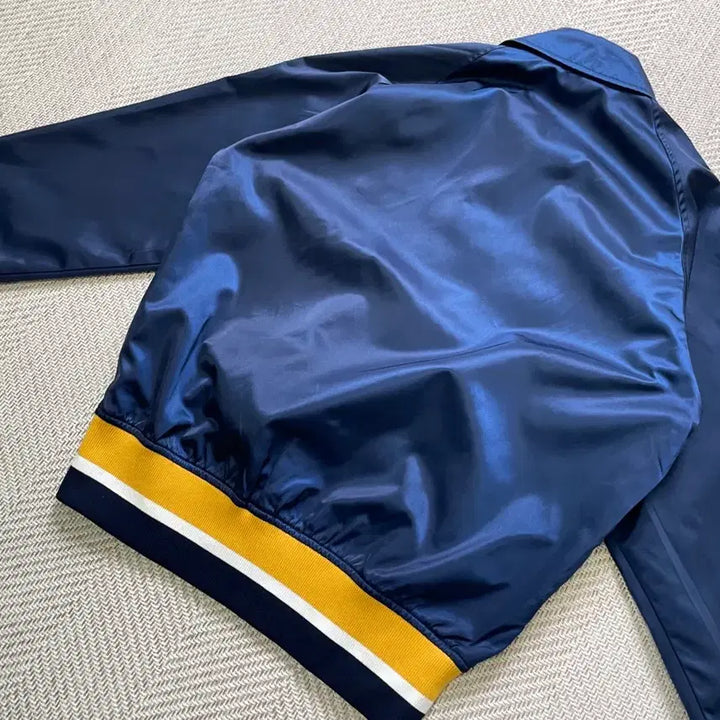 [BUNJANG] Descente Baseball Team Logo Coach Jacket / 9~00s 데상트 베이스볼 팀 로고 스냅버튼 코치 자켓