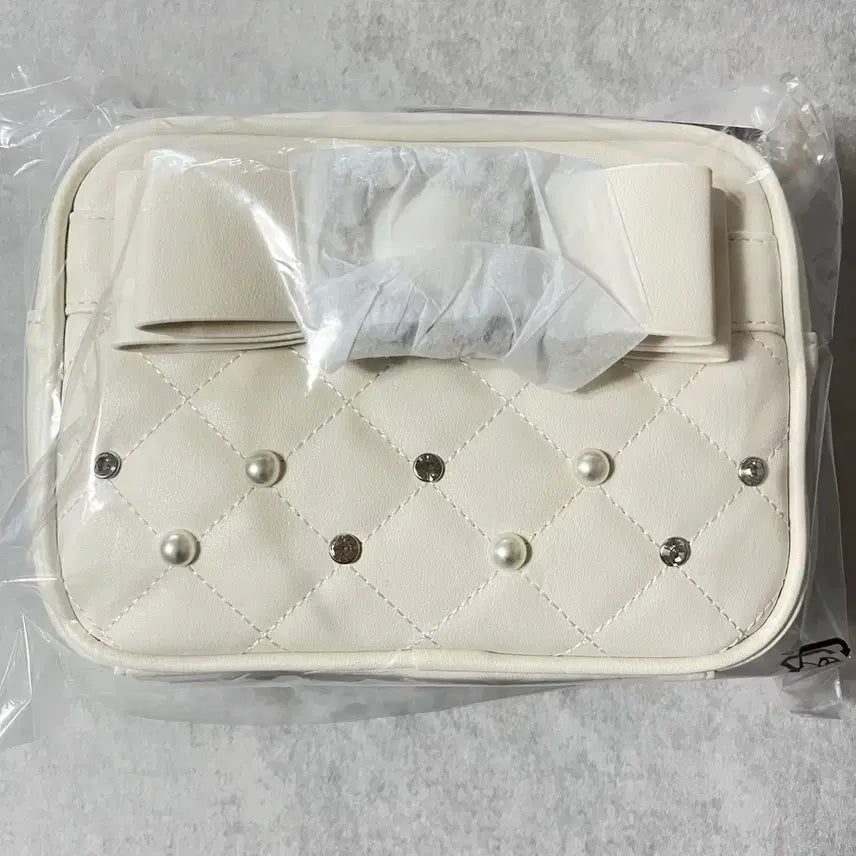 [SOLD OUT] 노에미 비쥬 숄더백 화이트