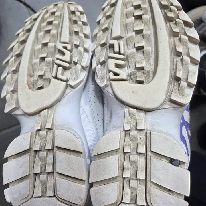 [BUNJANG] Fila White Sneakers (Size 240) / 휠라 Fila 흰색 운동화240