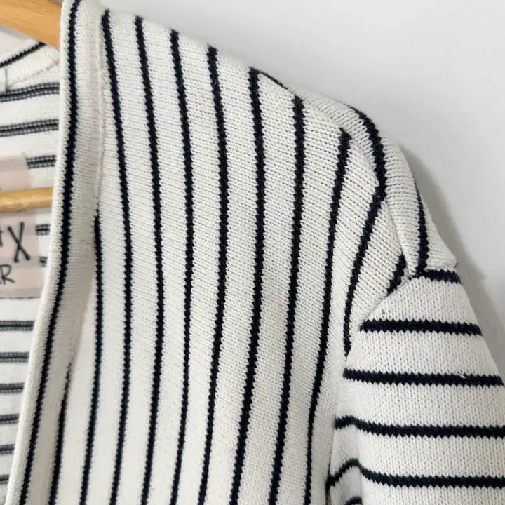 [BUNJANG] EACH &amp; OTHER Striped V-Neck Cardigan / [택포] [F] EACH &amp; OTHER 스트라이프 브이넥 가디건