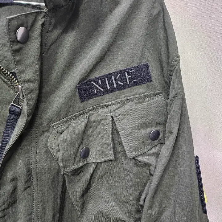 [SOLD OUT] 나이키 카키 야상 점퍼