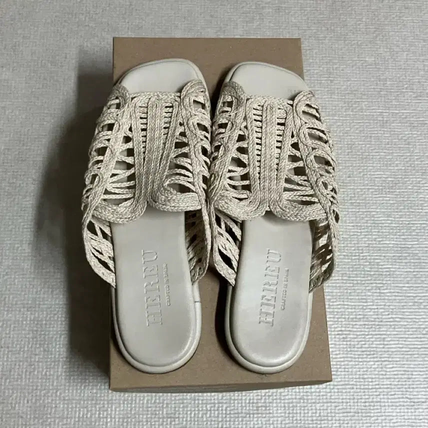 [BUNJANG] Hereu Canvas Slide Sandals / 헤레우 hereu 캔버스 슬라이드 샌들 슬리퍼 37