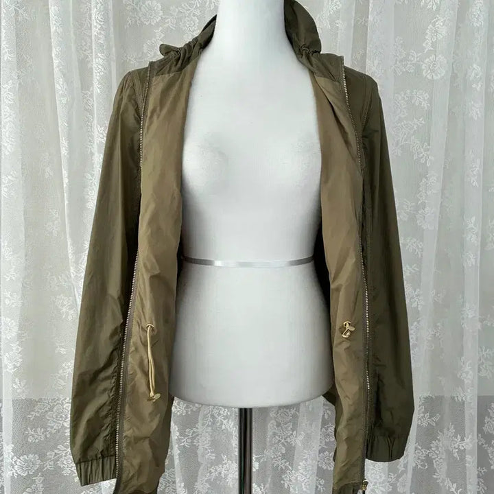 [BUNJANG] Tory Burch Nylon Windbreaker Jacket / S) 토리버치 바람막이 야상 자켓 카키