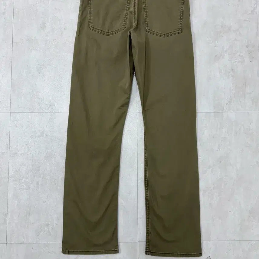 [BUNJANG] Wrangler Khaki Straight Fit Pants / 