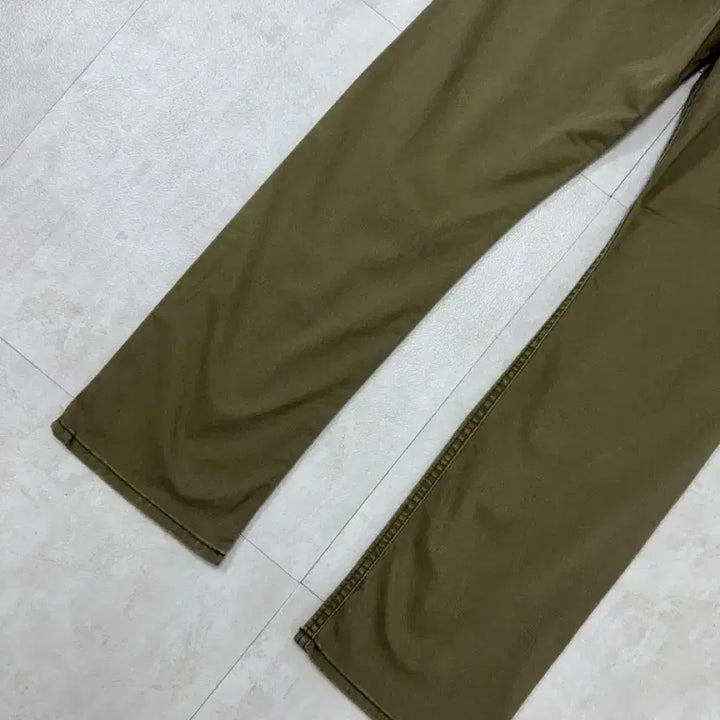 [BUNJANG] Wrangler Khaki Straight Fit Pants / 