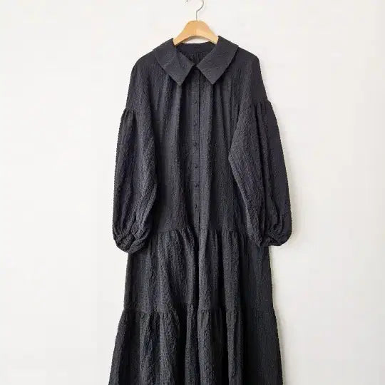 [SOLD OUT] 엣지 블랙 원피스